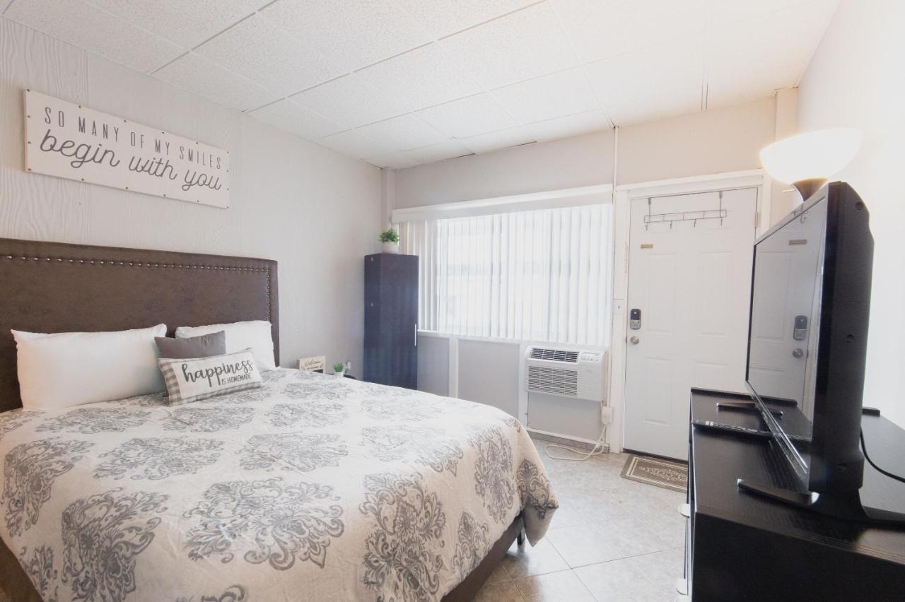 Apartment Bright Stylish A Block Away From The Beach *