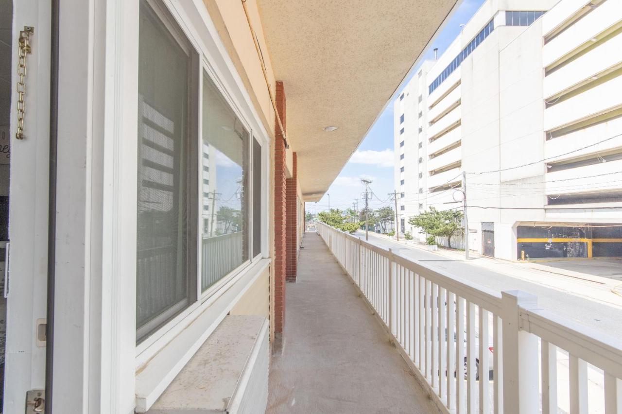 Bright Stylish A Block Away From The Beach Apartment Atlantic City